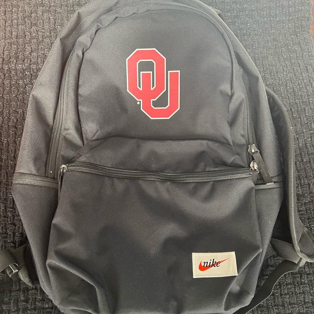 Nike- Oklahoma Sooners backpack with laptop sleeve